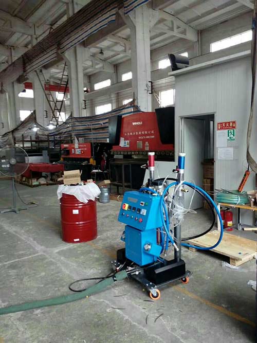 Q5600/380V高壓發(fā)泡機(jī)廠商報(bào)價(圖2) Q5600/380V高壓發(fā)泡機(jī)施工案例