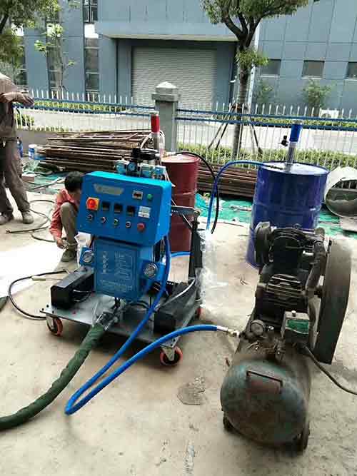 冷庫外墻保溫材料的施工工藝及保溫方法(圖1) 聚氨酯保溫材料發(fā)泡設(shè)備